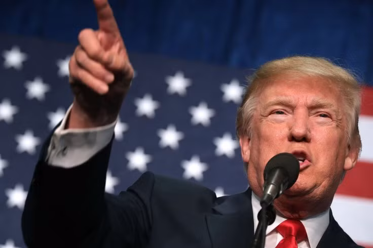 "Wow, Twitter, Google và Facebook đang chôn vùi những thông tin liên quan tới vụ điều tra. Những phương tiện truyền thông rất không trung thực".