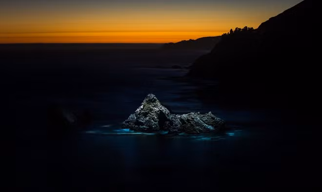 Hai nhiếp ảnh gia Ryland West và Paul Heran đã dùng Drone Lighting để ghi lại khung cảnh thiên nhiên hùng vỹ củaBắc California, Nevada, và Iceland. Hai nhiếp ảnh gia Ryland West và Paul Heran đã dùng Drone Lighting để ghi lại khung cảnh thiên nhiên hùng vỹ củaBắc California, Nevada, và Iceland.