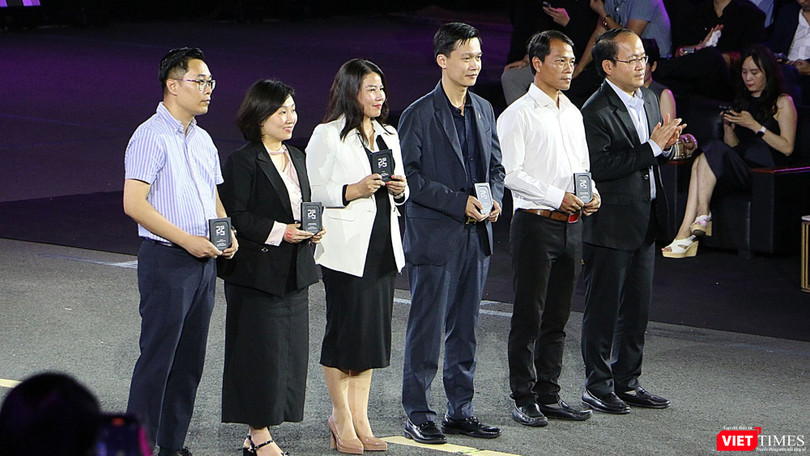 Đại diện các doanh nghiệp nhận giải Innovative Choice Awards