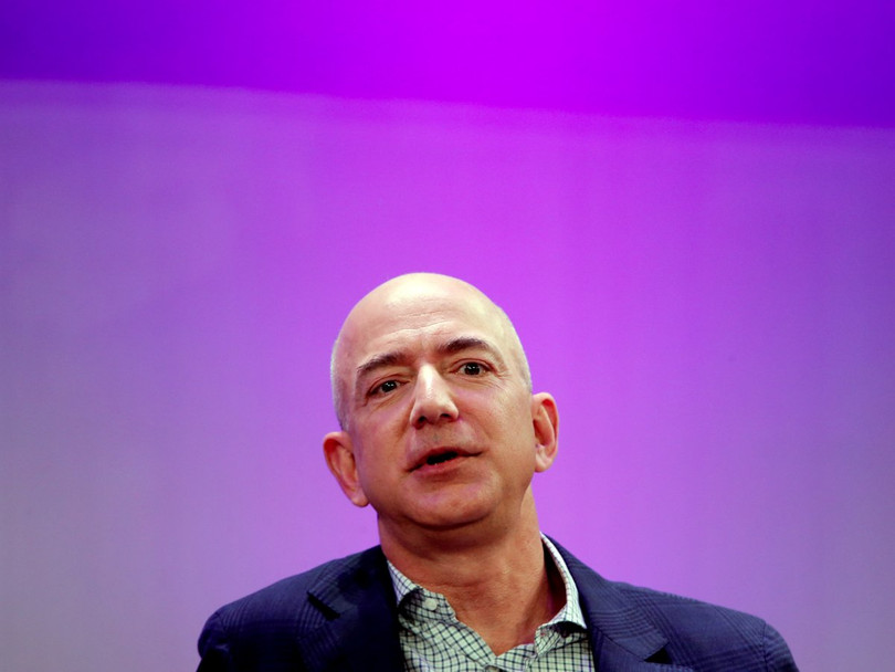 Một ngày của tỷ phú giàu nhất thế giới Jeff Bezos: không cần chuông báo thức và rửa bát sau bữa tối ảnh 13