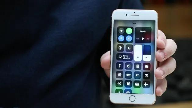 Control Center của iOS 11
