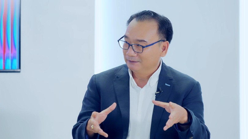 Ông Peter Huỳnh, chủ tịch cộng đồng CIO Việt Nam chia sẻ tại DxTalks Ông Peter Huỳnh, chủ tịch cộng đồng CIO Việt Nam chia sẻ tại DxTalks
