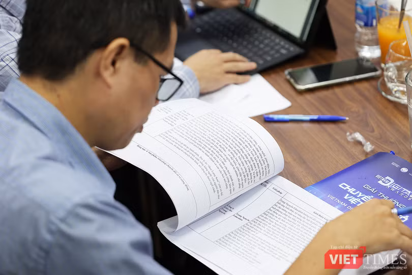 vt_hoi dong chung khao vda 2.jpg