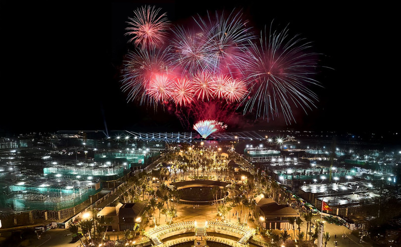 “Bản Giao hưởng Đảo Xanh” là show diễn đầu tiên tại Việt Nam được Guinness công nhận hai kỷ lục thế giới