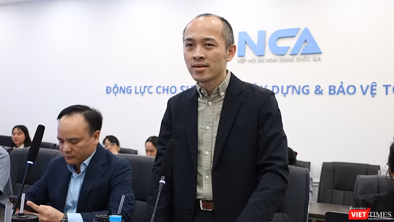 Ông Vũ Ngọc Sơn, Trưởng ban Công nghệ, Hiệp hội An ninh mạng quốc gia chia sẻ thông tin về cuộc thi an ninh mạng dành cho sinh viên toàn quốc