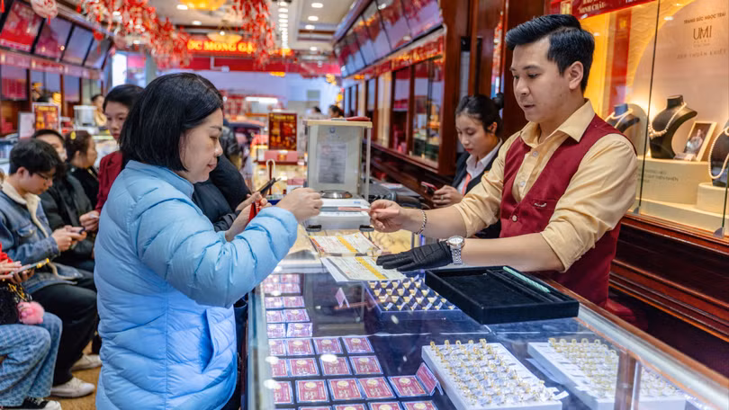 Giá vàng trong nước giảm cùng xu hướng với giá vàng thế giới. Ảnh minh họa.