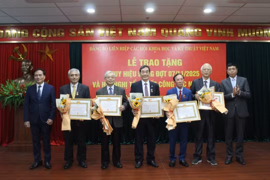 VUSTA vinh danh Đảng viên lão thành tiêu biểu