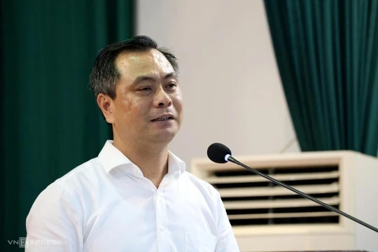 Bị can Phạm Văn Long, Hiệu trưởng trường Cao đẳng Du lịch Hà Nội