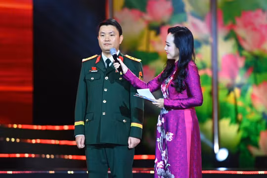 Trung tá Nguyễn Mạnh Linh, Phó Tổng giám đốc Tổng Công ty Công nghiệp Công nghệ cao Viettel chia sẻ về những khó khăn khi chế tạo tên lửa UAV. Ảnh: Hải Long.