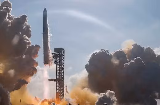 SpaceX công bố mức giá công khai 135 USD/ cổ phiếu. Ảnh: Reuters.