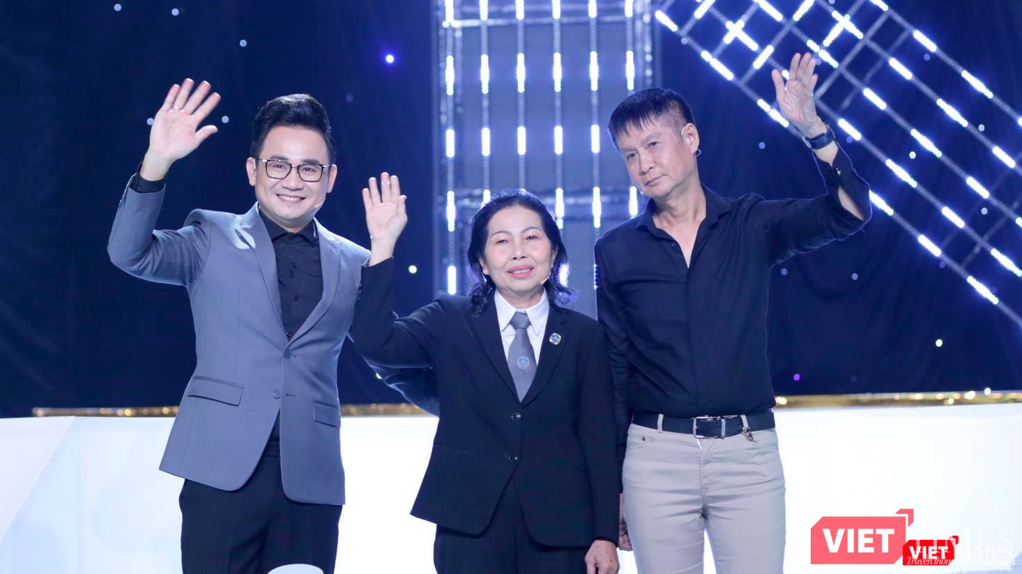 Luật sư Trần Thị Ngọc Nữ (giữa) và đạo diễn Lê Hoàng (bên phải ảnh) cùng lên tiếng mạnh mẽ về nạn ấu dâm