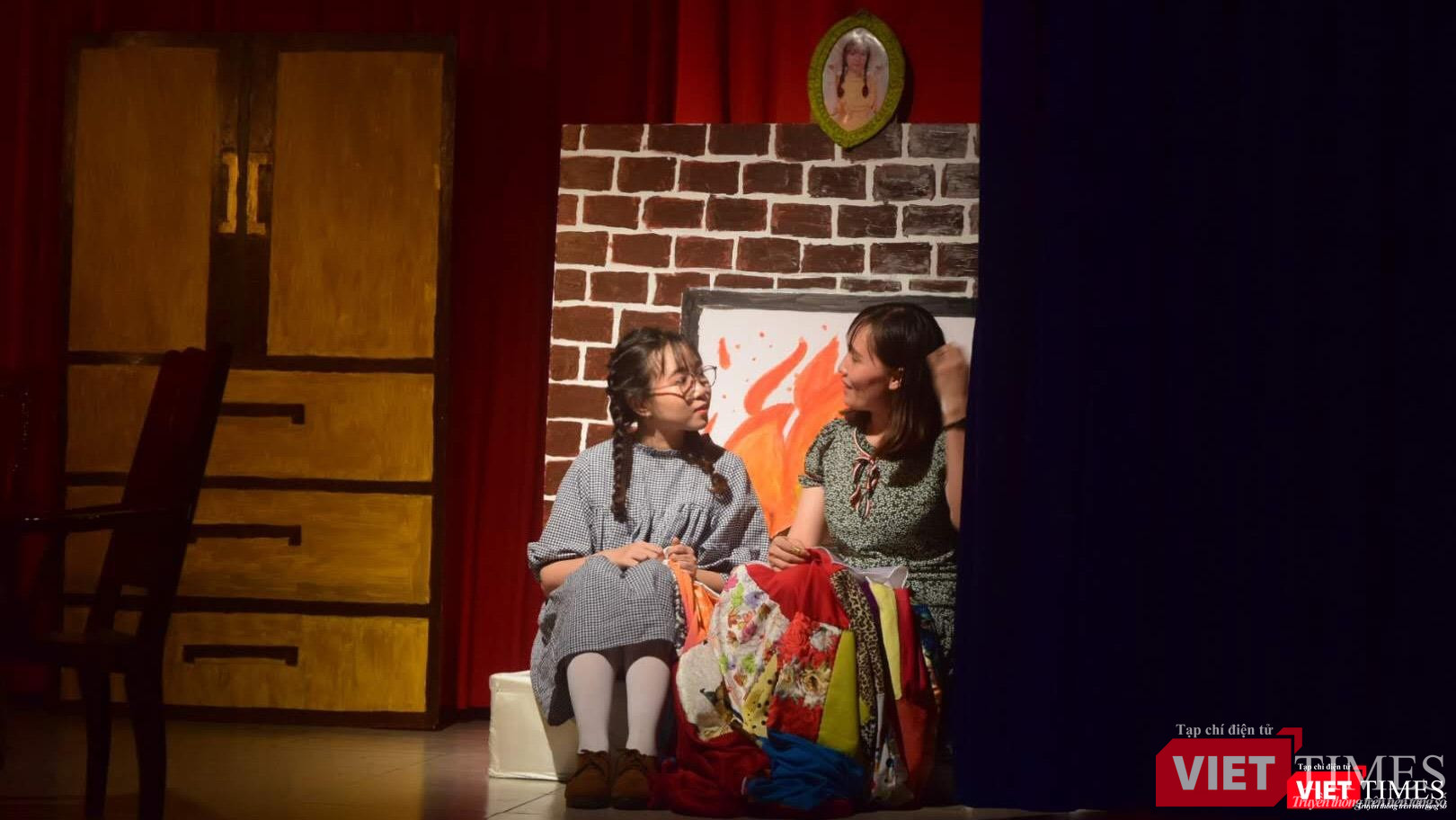 Hồi ức tươi đẹp về gia đình êm ấm thời còn phải khâu tấm chăn chắp vá Hồi ức tươi đẹp về gia đình êm ấm thời còn phải khâu tấm chăn chắp vá