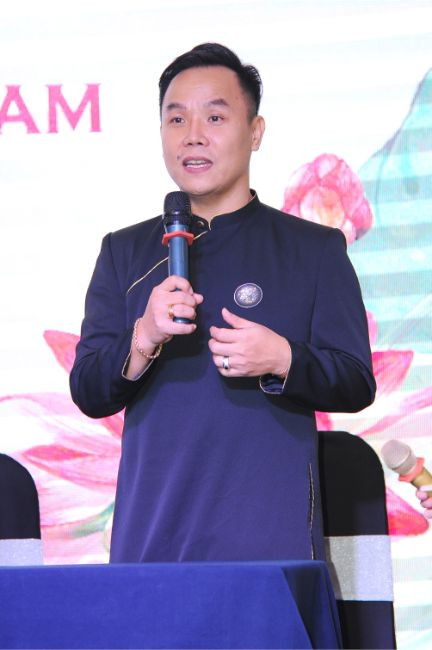 Nhà thiết kế Việt Hùng, trưởng BTC cuộc thi