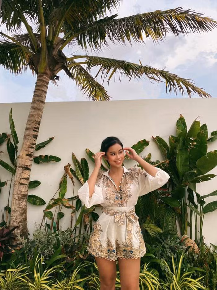 Giờ đây, hot girl em chồng Tăng Thanh Hà đã xuất hiện trở lại, vô cùng xinh đẹp, nóng bỏng