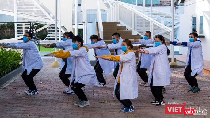 "Vũ điệu đeo khẩu trang" và "Vũ điệu rửa tay" truyền đi những thông điệp ý nghĩa "Vũ điệu đeo khẩu trang" và "Vũ điệu rửa tay" truyền đi những thông điệp ý nghĩa