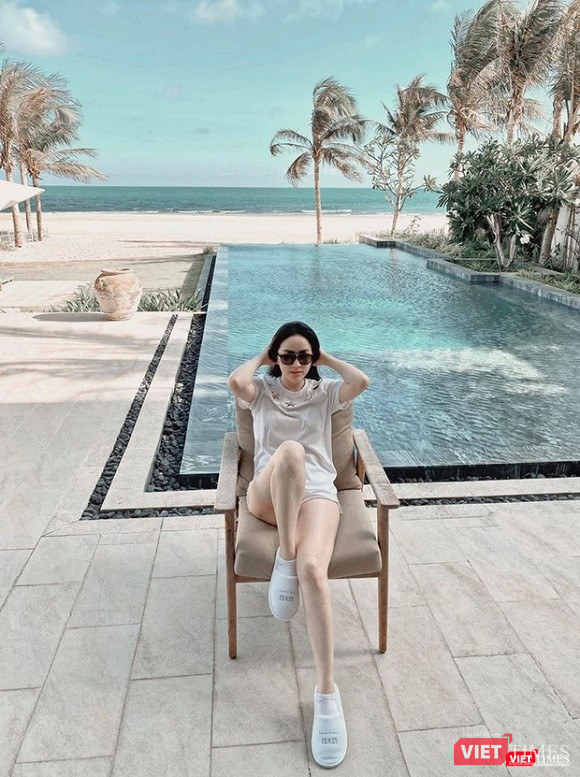 Ca sĩ Bảo Thy tại khu resort sang chảnh để cách ly