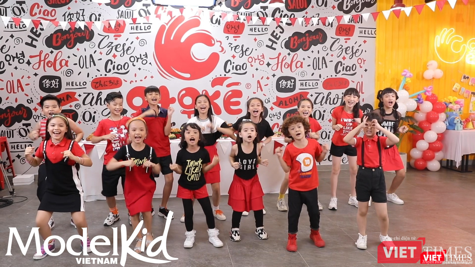 Màn nhảy ngẫu hứng sôi động, vui nhộn của các mẫu nhí 