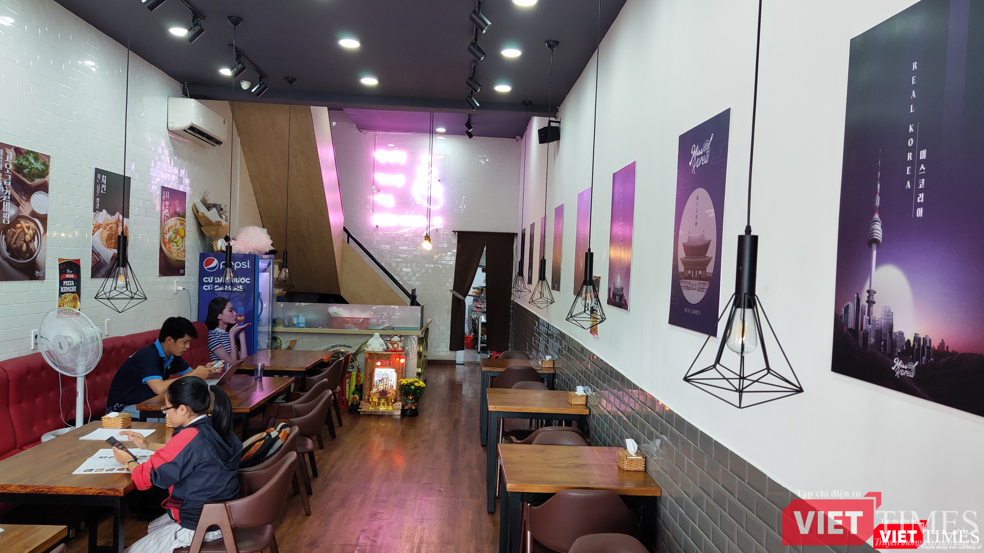 Miss Korea (229 Trần Hưng Đạo, phường Cô Giang, quận 1) vừa mở cửa trở lại nhưng vắng khách (Ảnh: HB) 