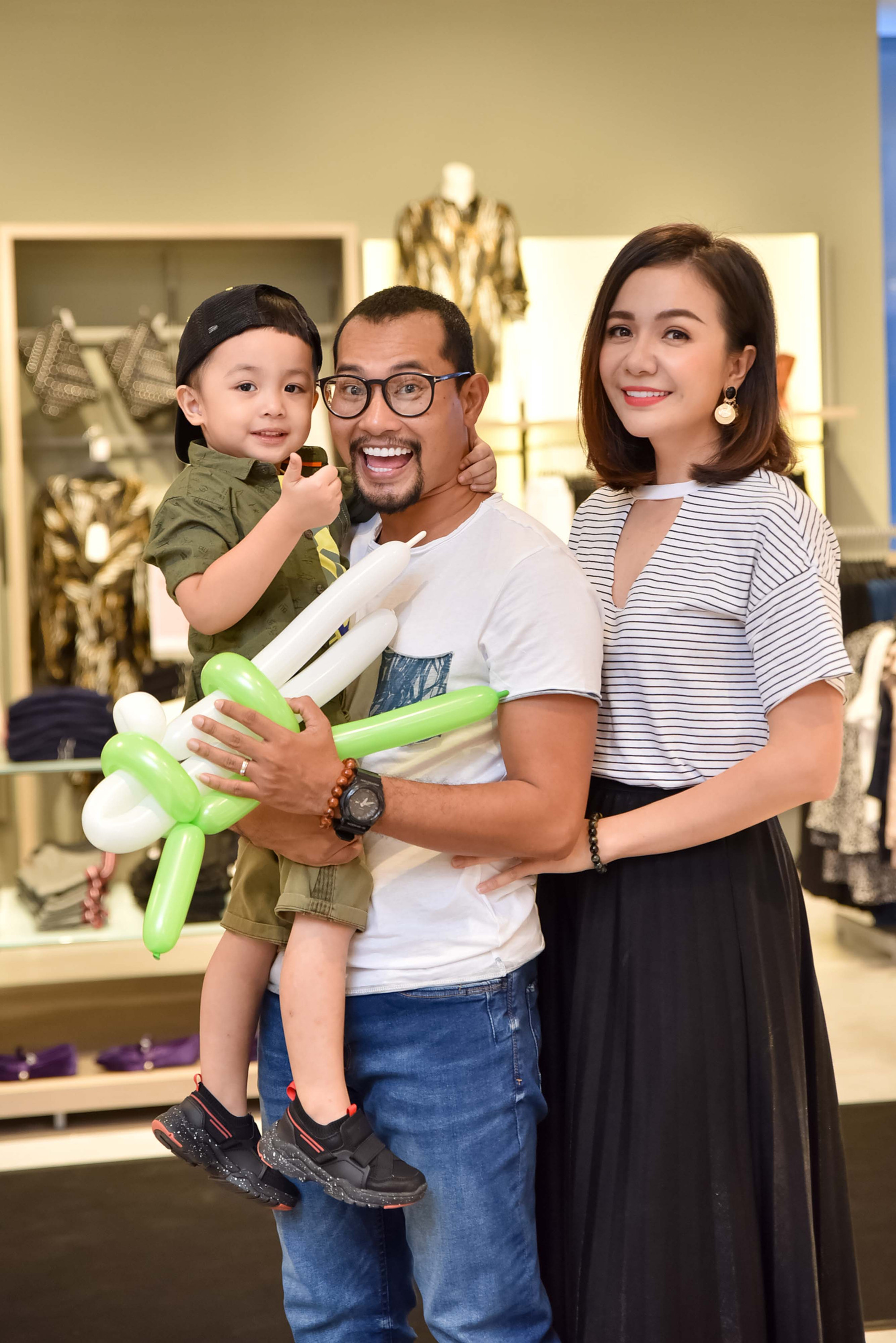 Gia đình Huỳnh Đông đặc biệt đưa con trai - bé Happy đến tham dự sự kiện