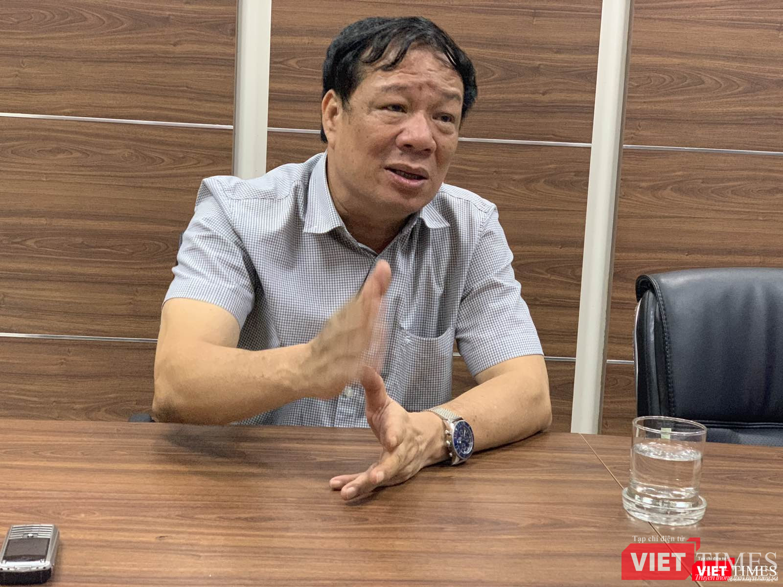 "Tôi khẳng định là nếu ai tìm thấy bằng chứng tôi có quan hệ làm ăn gì với VN Pharma, với Nguyễn Minh Hùng hay Võ Mạnh Cường, tôi sẵn sàng thưởng 100 tỷ."