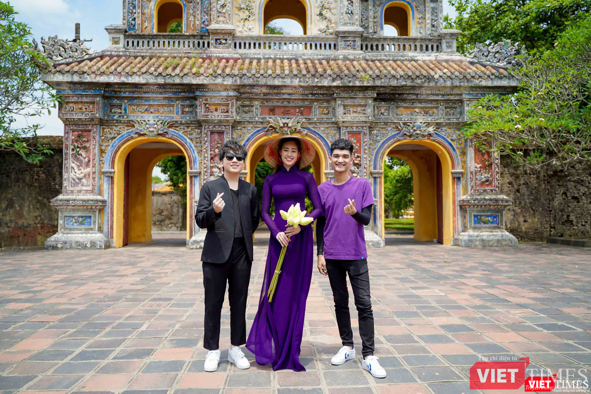 Ekip sản xuất chương trình đã khám phá cố đô mộng mơ, lãng mạn (Ảnh: NVCC)