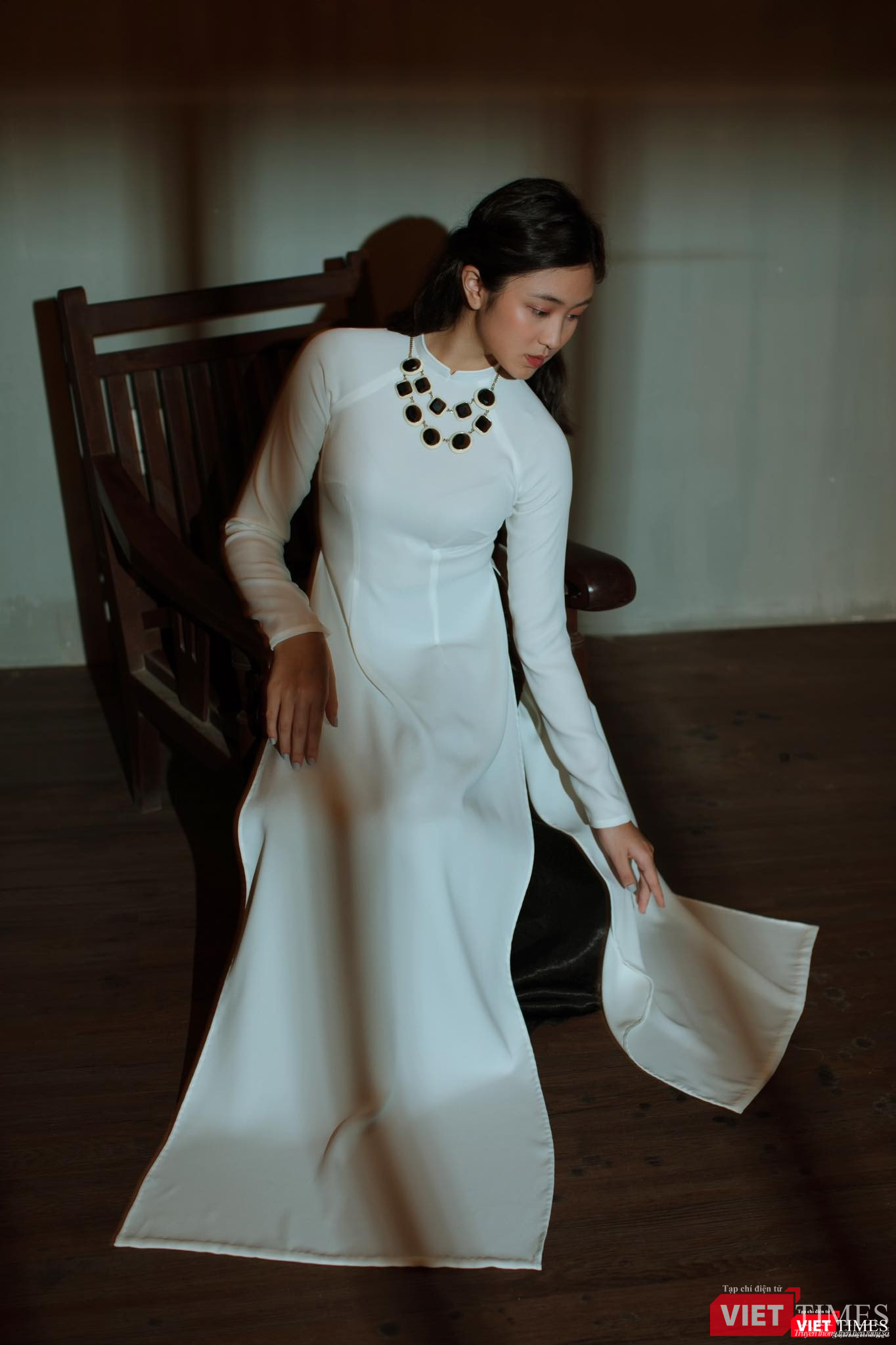 Màu áo trắng tinh khôi của thiên kim tiểu thư Màu áo trắng tinh khôi của thiên kim tiểu thư