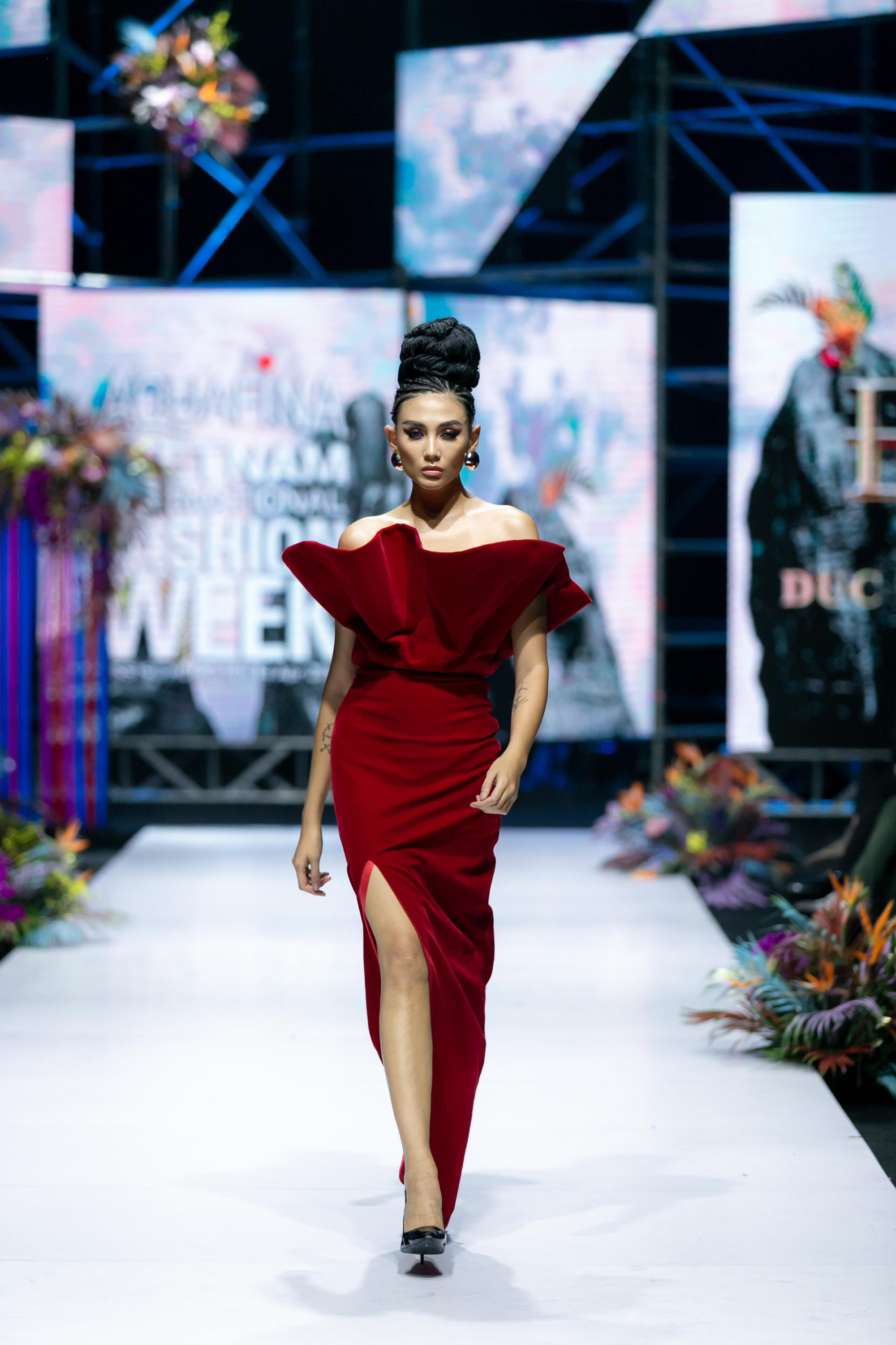 Siêu mẫu Võ Hoàng Yến