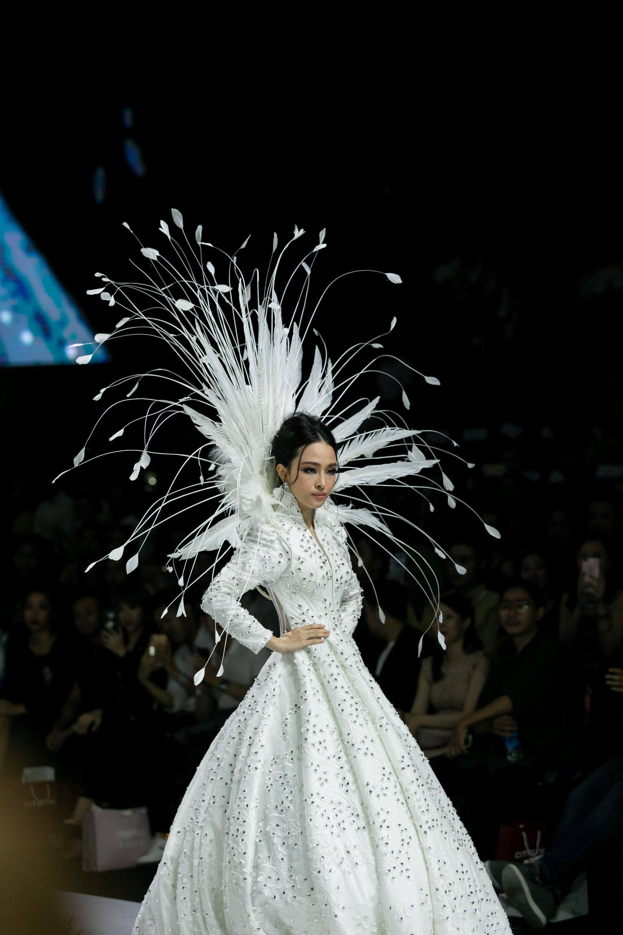 Trương Hồ Phương Nga xuất hiện khiến khán giả ngỡ ngàng