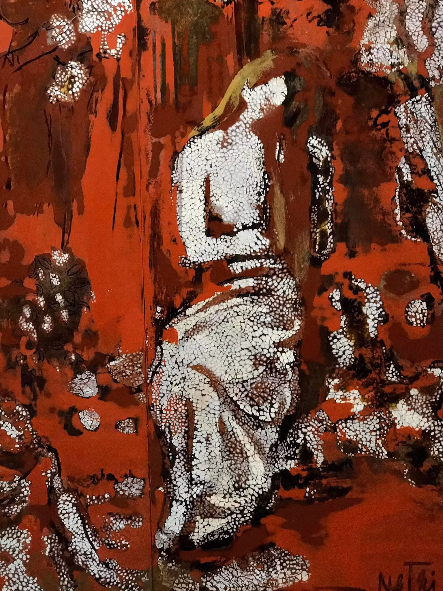 Nay bị biến thành đường nét thô kệch, vụng về Nay bị biến thành đường nét thô kệch, vụng về