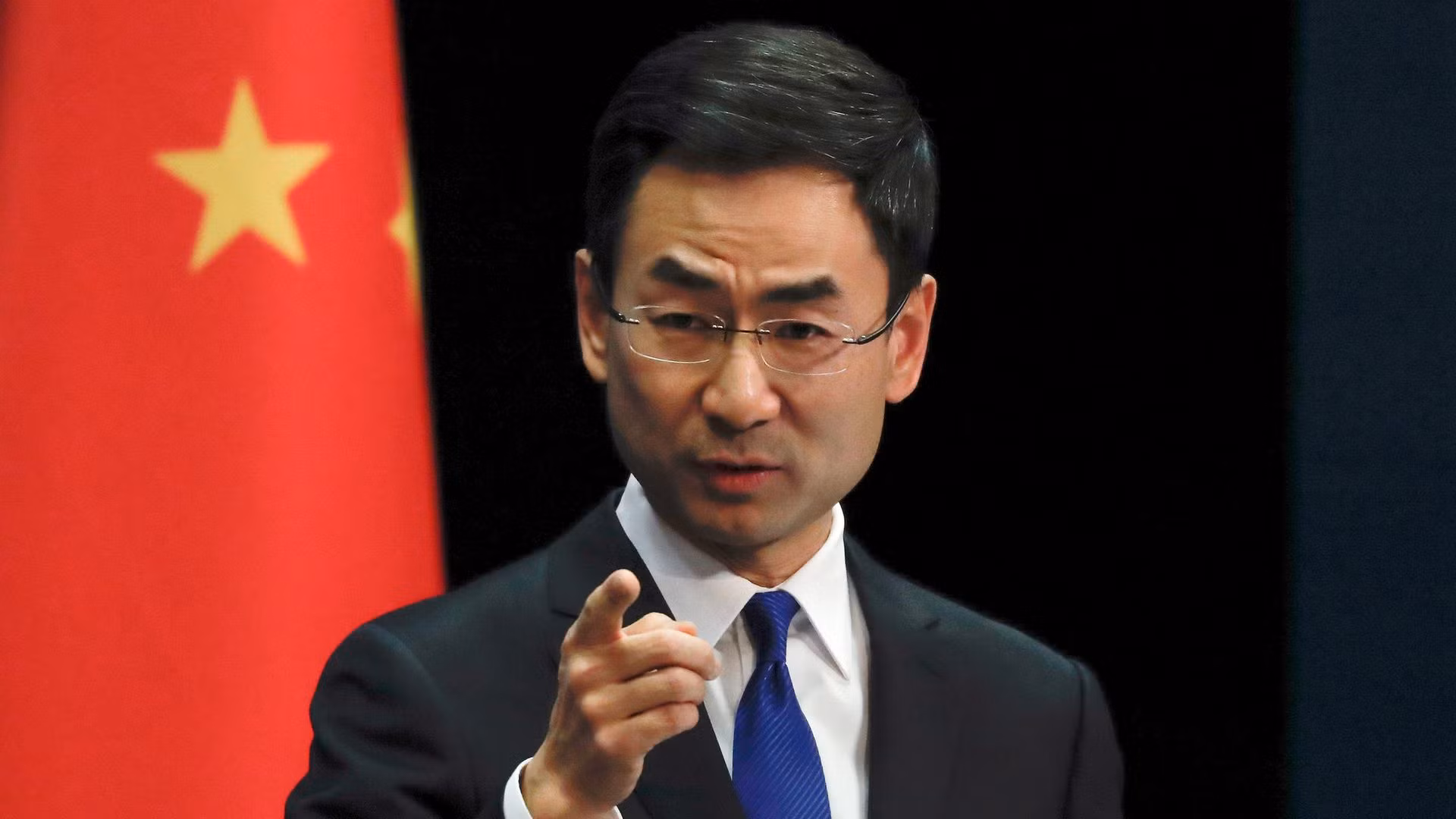 Cảnh Sảng, người phát ngôn Bộ Ngoại giao Trung Quốc được coi là một nhân vật thuộc phái cứng rắn (diều hâu) ở Trung Quốc (Ảnh: Đa Chiều).