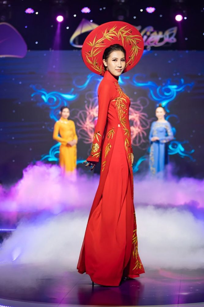 Diệp Thúy An - Á hậu Việt Nam Thế giới sang trọng trong áo xưa Hà thành Diệp Thúy An - Á hậu Việt Nam Thế giới sang trọng trong áo xưa Hà thành