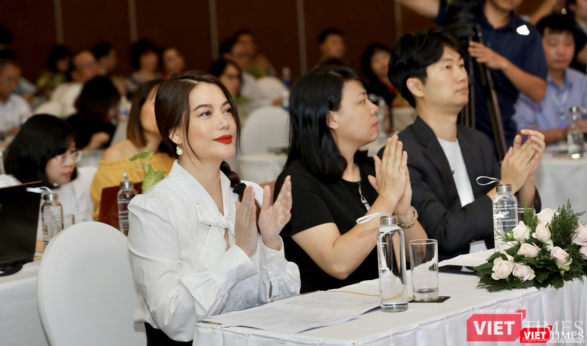 Nữ diễn viên - nhà sản xuất Trương Ngọc Ánh - ủy viên Ban Giám khảo phim Truyện 