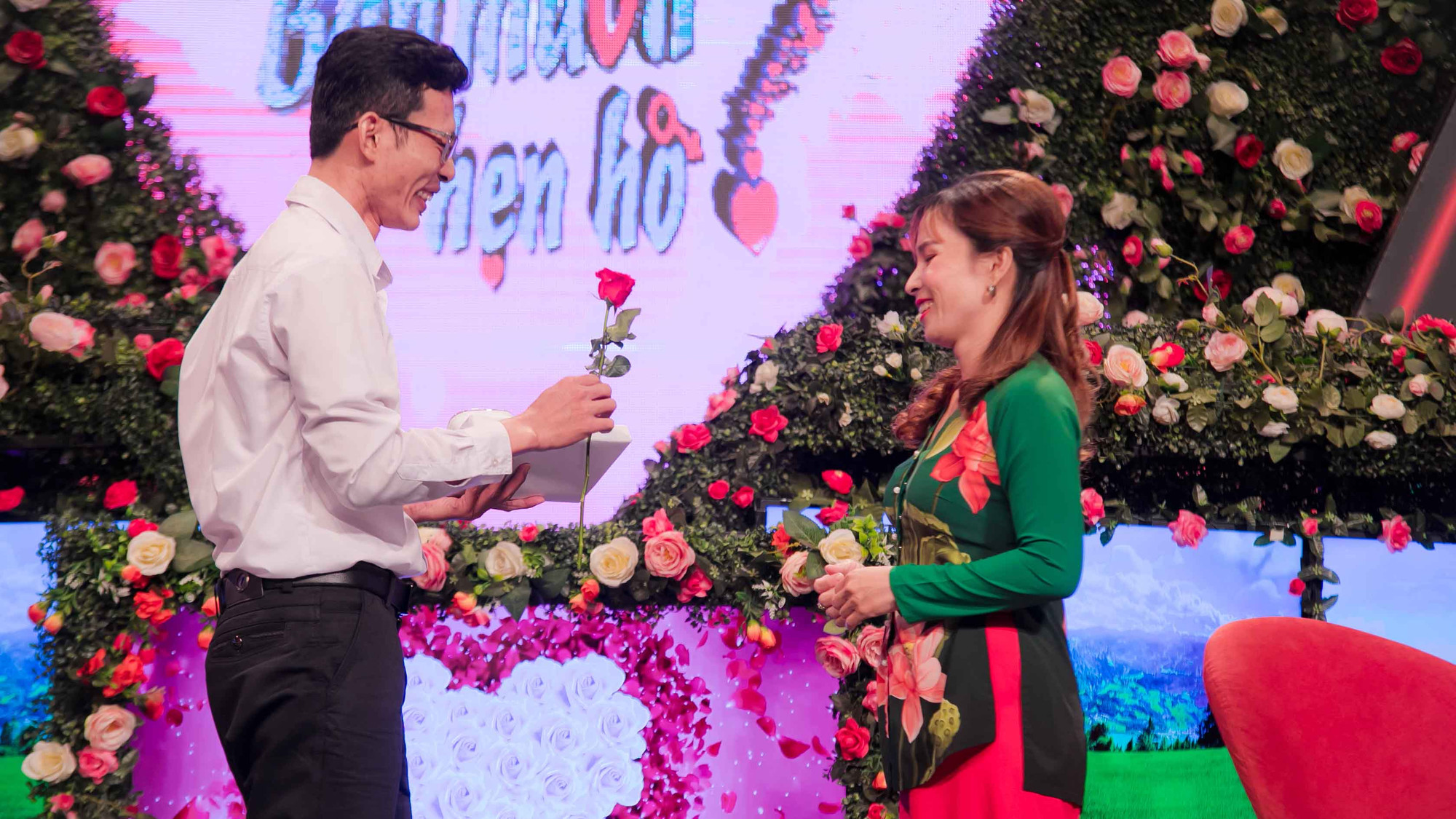 Cặp đôi hoan hỉ đến với nhau, mong ước về một mái ấm sum vầy