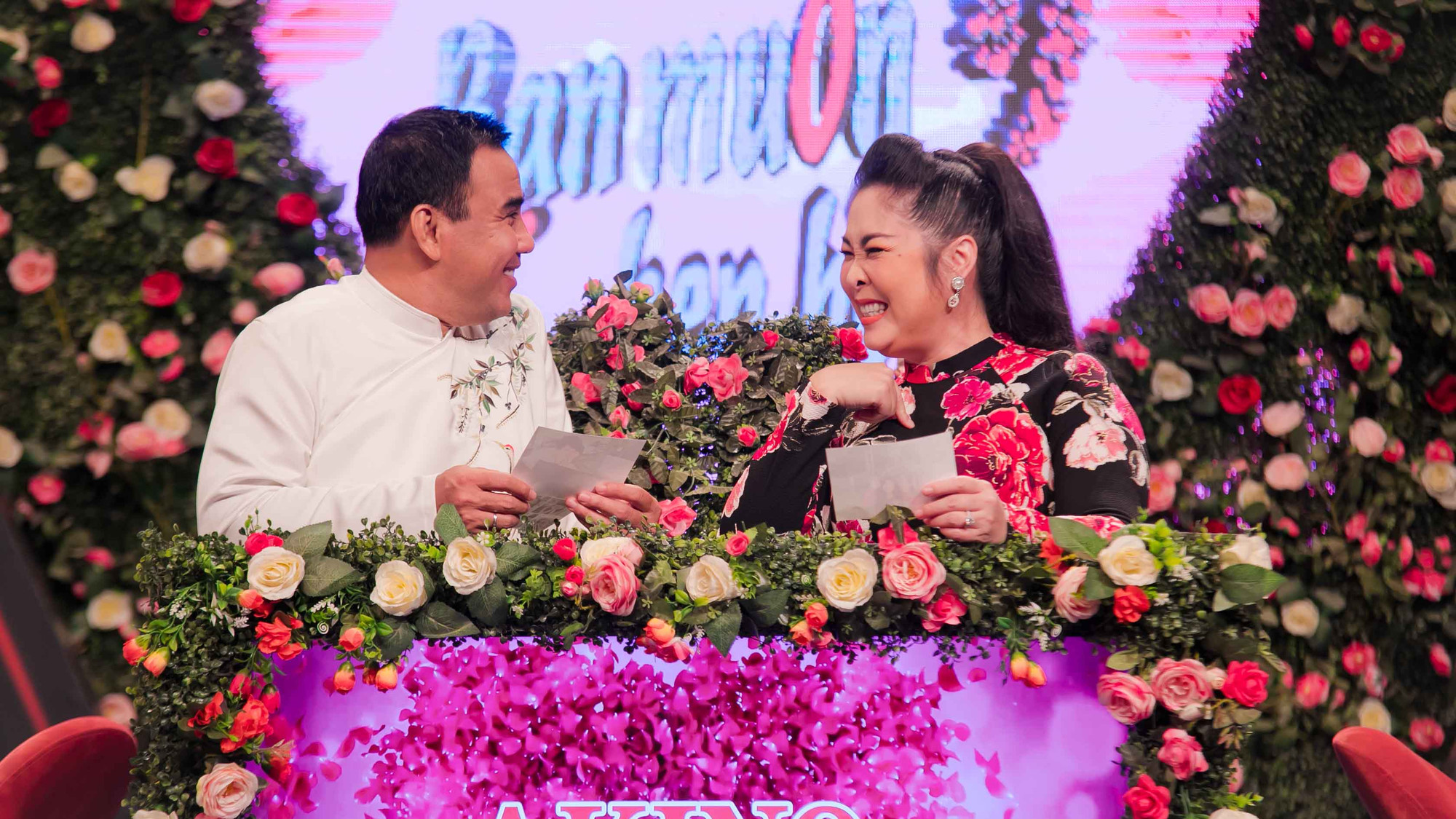 Ông mai bà mối Quyền Linh và Hồng Vân 