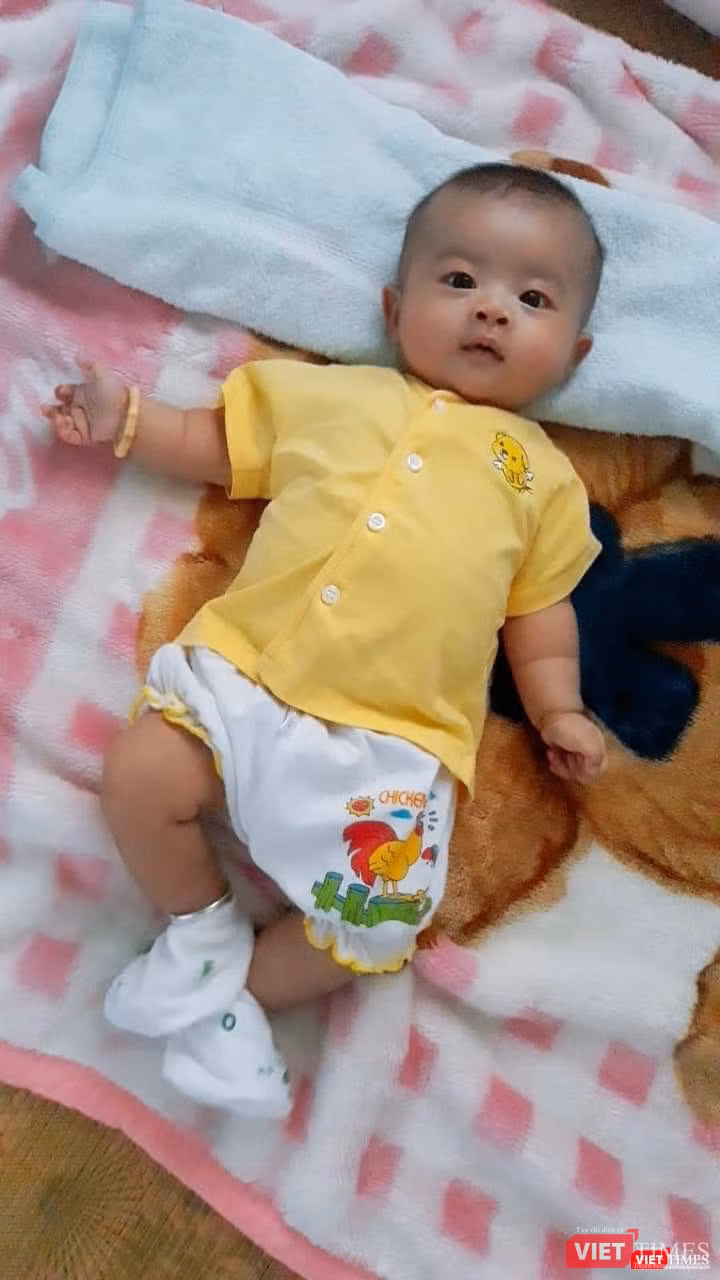 Các BV lưu những lá thư xin thực hiện kỹ thuật mang thai hộ từ những cặp vợ chồng hiếm muộn như một phần của hồ sơ bệnh án. Người phụ nữ không có tử cung mong một ngày được đón đứa con ruột thịt buộc phải gửi nhờ thân thể người khác