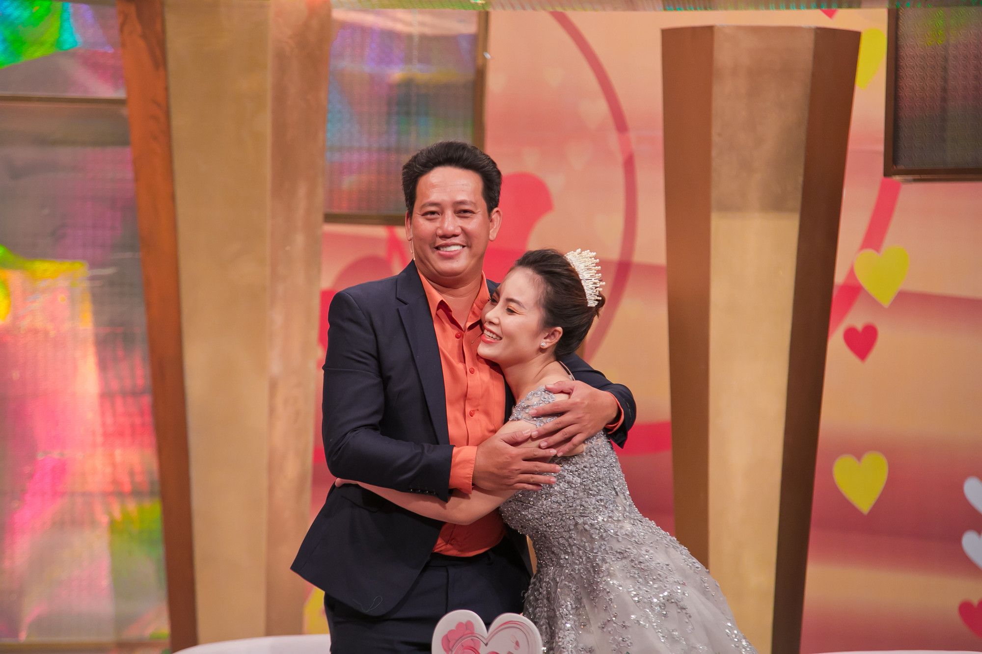 Vợ chồng diễn viên Lê Nam chia sẻ sau tất cả họ thấy yêu nhau nhiều hơn