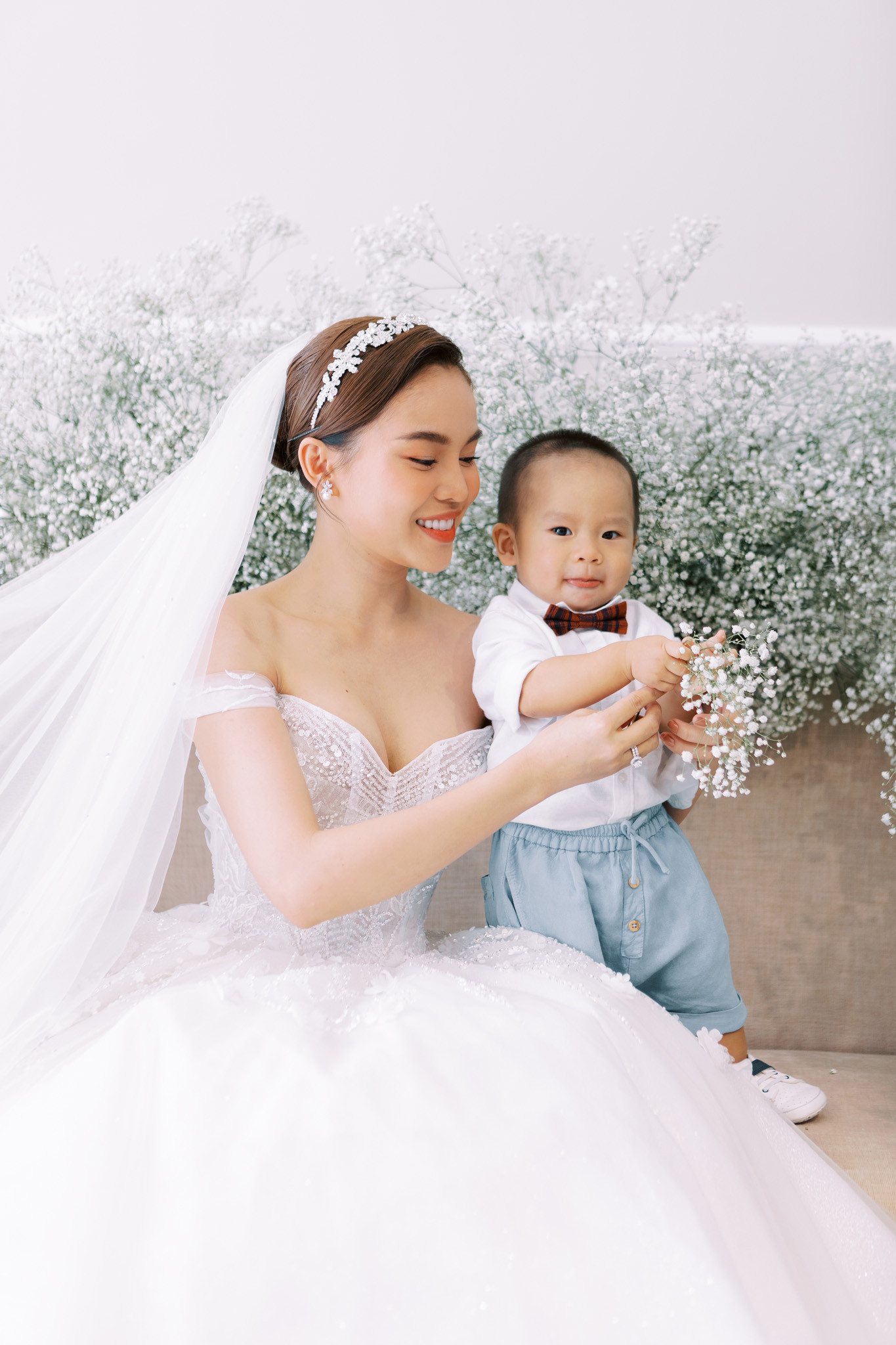 Con trai của Giang Hồng Ngọc vừa giống ba vừa giống mẹ