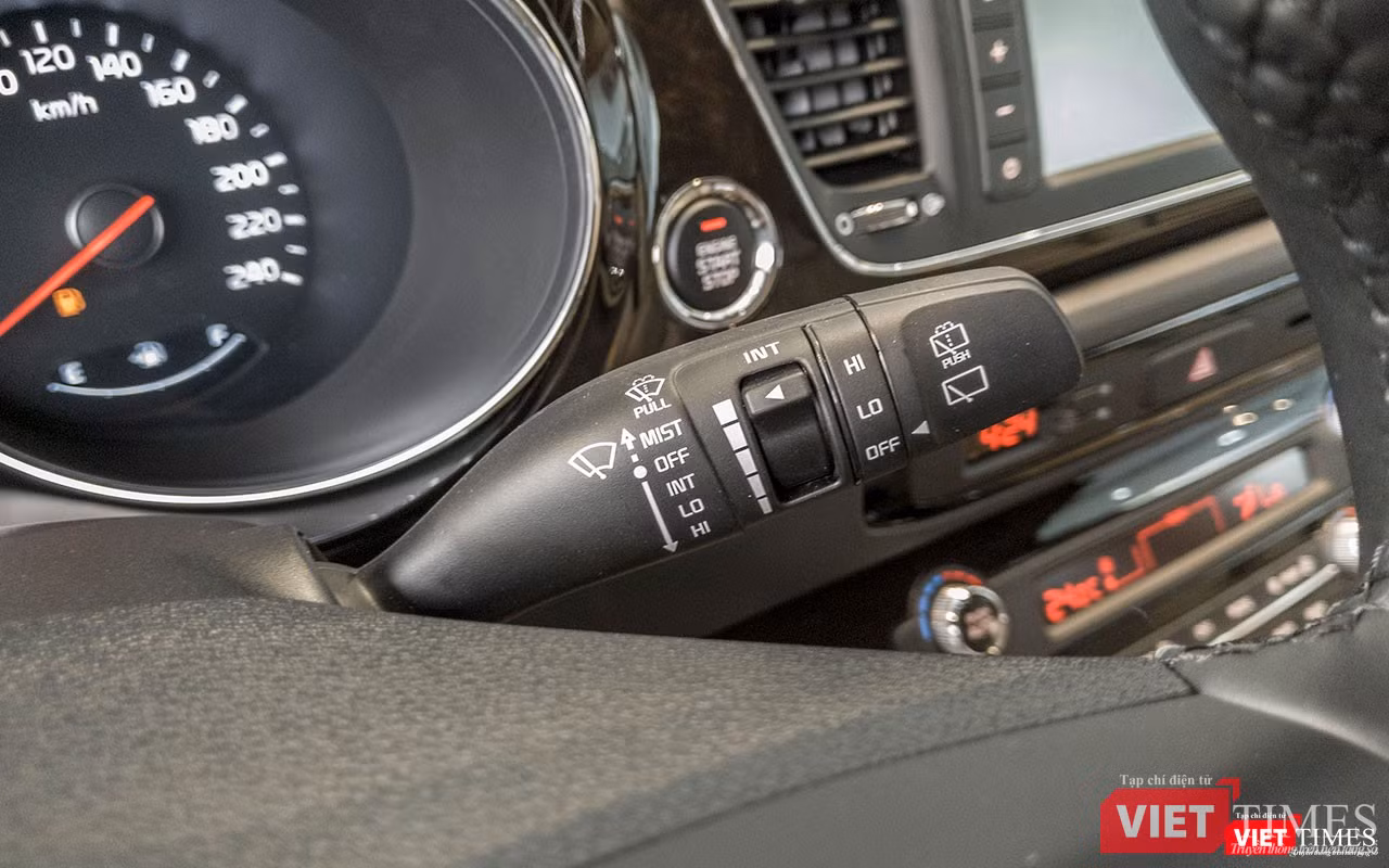 Cận cảnh mẫu Kia Sedona 2018 giá 1,129 tỷ đồng vừa ra mắt tại thị trường Việt Nam ảnh 13