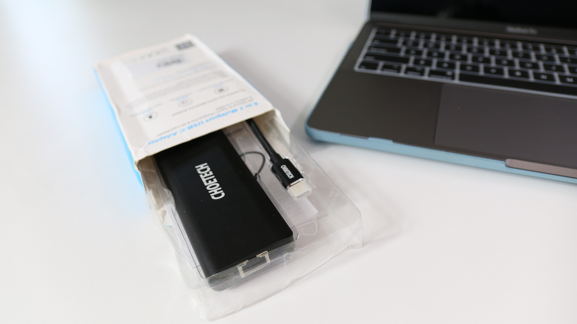 Bấm hai cạnh để chuyển đổi giữa các ảnh Bấm hai cạnh để chuyển đổi giữa các ảnh