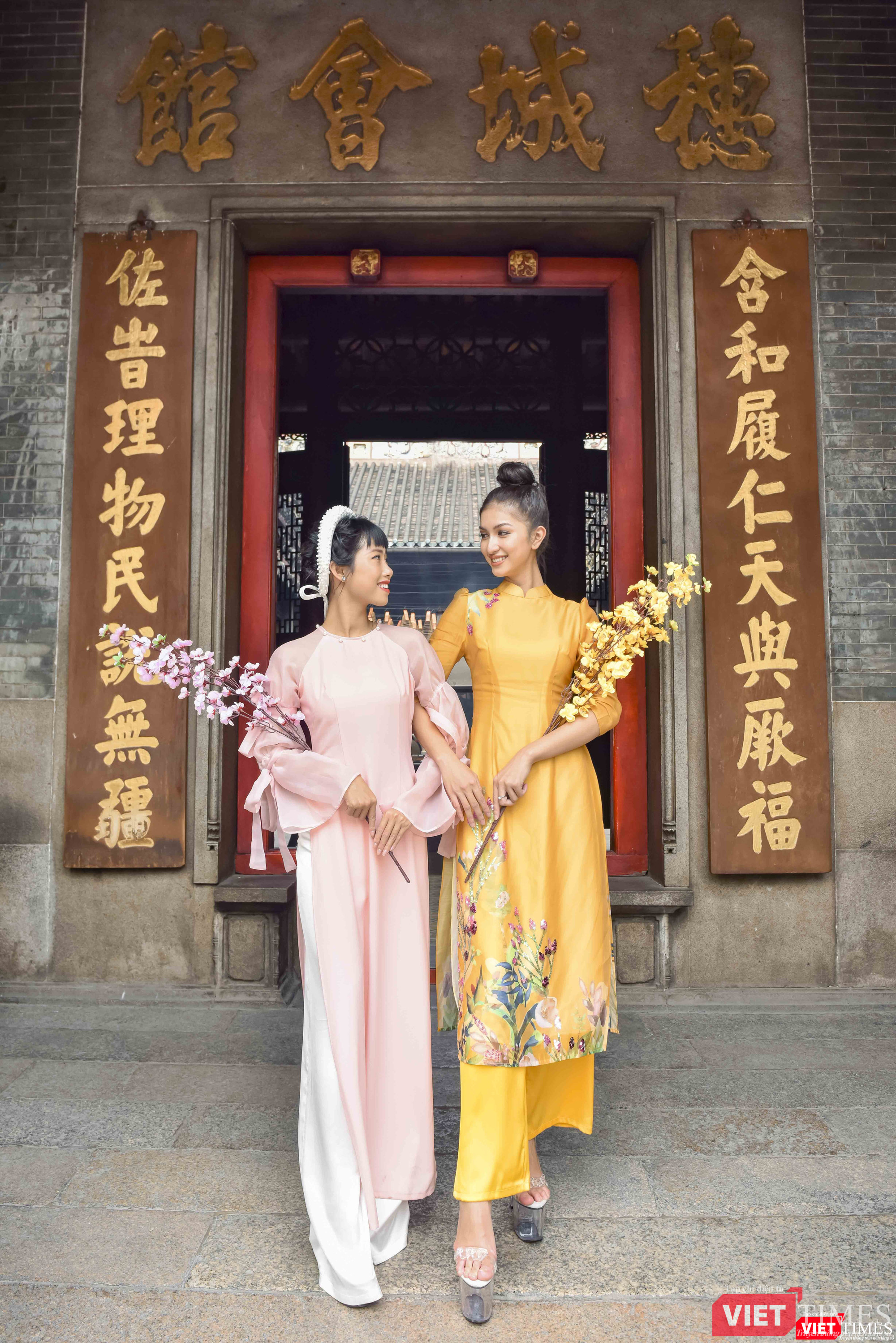 Quỳnh Nhung và Thảo Nhi “mỗi người một vẻ”, rực rỡ với concept hoa đào, hoa mai