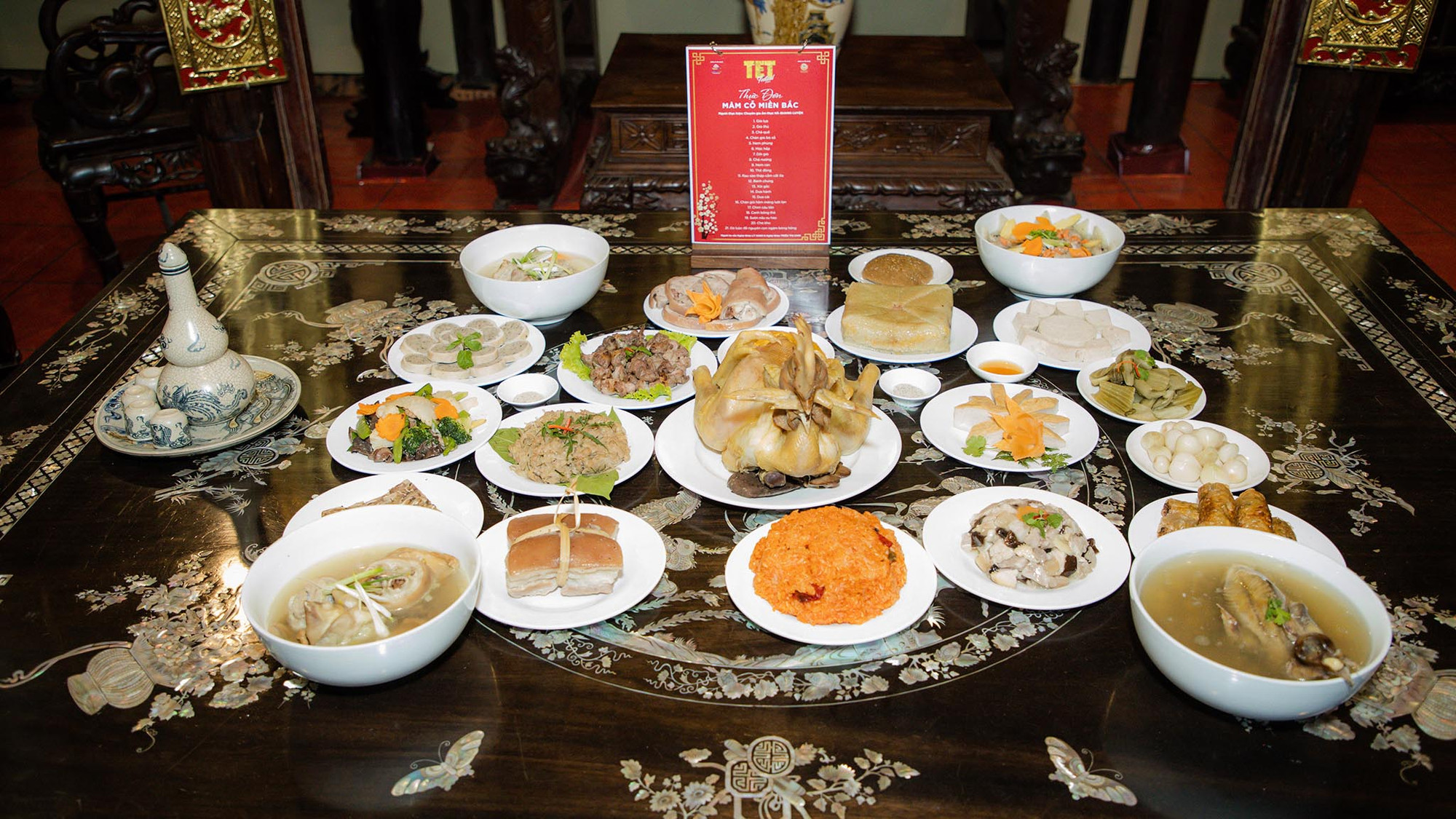 Mâm cơm đón Tết Mâm cơm đón Tết