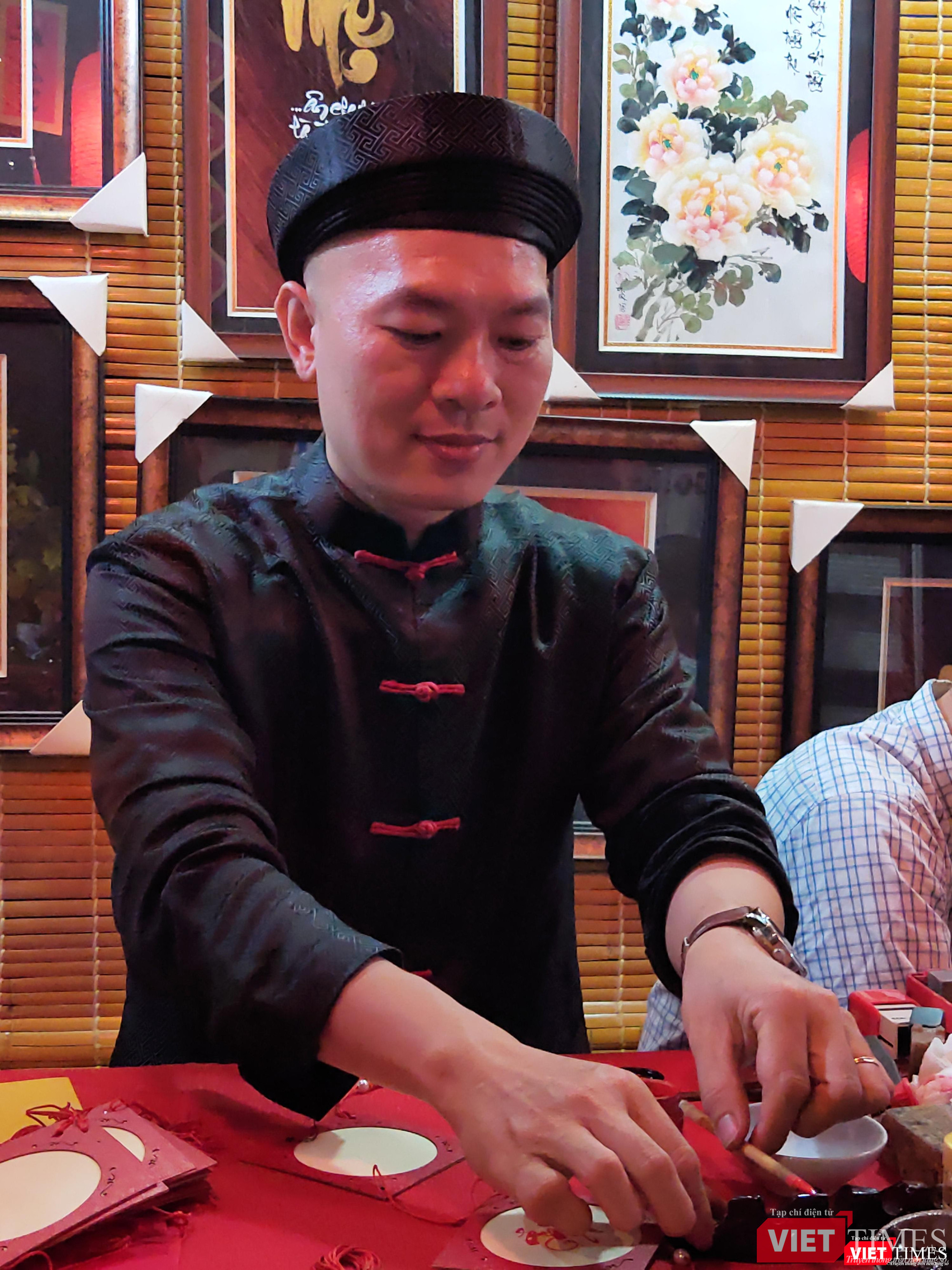 "Ông đồ" ngày nay tràn đầy sức sống như mùa xuân đang về