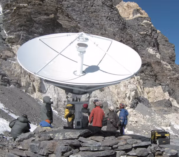 Tháng 8 năm 2007, tại độ cao 5.200m và 6.500m trên mực nước biển của đỉnh Everest, Huawei đã xây dựng một trạm gốc tại đây (Ảnh: Huawei)