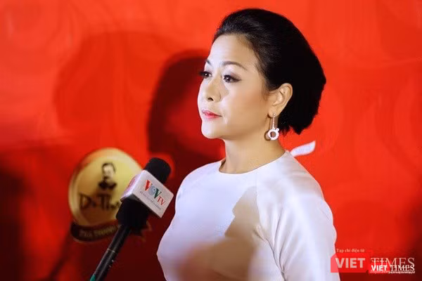 "Cha là người thầy lớn nhất của tôi" - Doanh nhân Trần Uyên Phương chia sẻ
