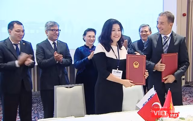 Bà Nguyễn Thị Thu Phương tham gia các Diễn đàn kinh tế thế giới