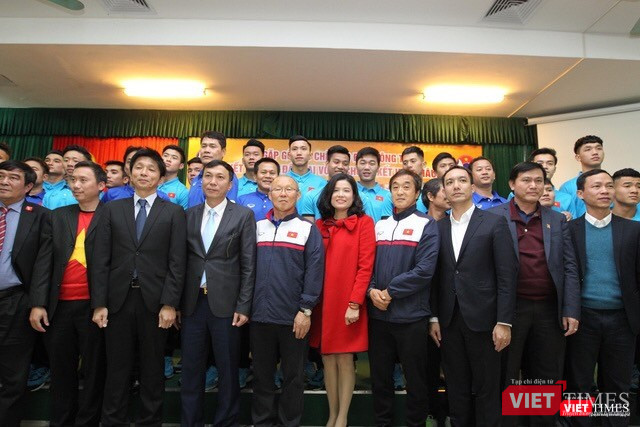 Cam kết đồng hành cùng sức khỏe cầu thủ Việt 