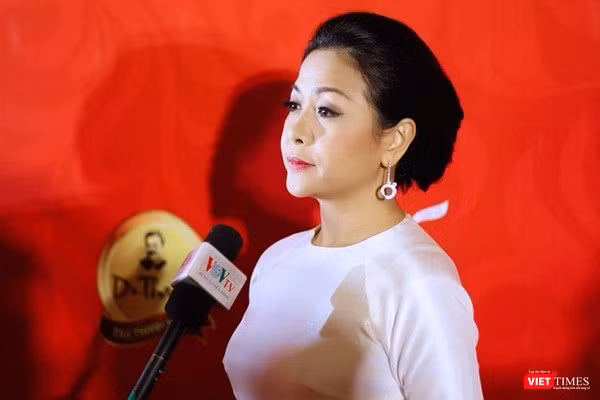 "Cha là người thầy lớn nhất của tôi" - Doanh nhân Trần Uyên Phương chia sẻ "Cha là người thầy lớn nhất của tôi" - Doanh nhân Trần Uyên Phương chia sẻ