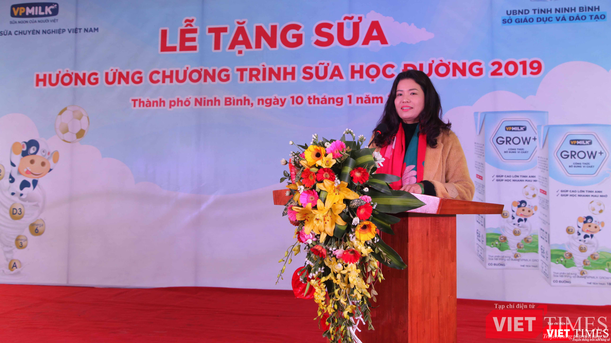 Trong những ngày đầu tiên của năm mới 2019, bà Nguyễn Thị Thu Phương – Chủ tịch Hội đồng Quản trị - Tổng Giám đốc Công ty VPMilk đã lên đường trao tặng 180.000 hộp sữa VPMilk Grow+ Bà Nguyễn Thị Thu Phương lên đường tham gia những chương trình tặng sữa ngay những ngày đầu tiên của năm mới 2019