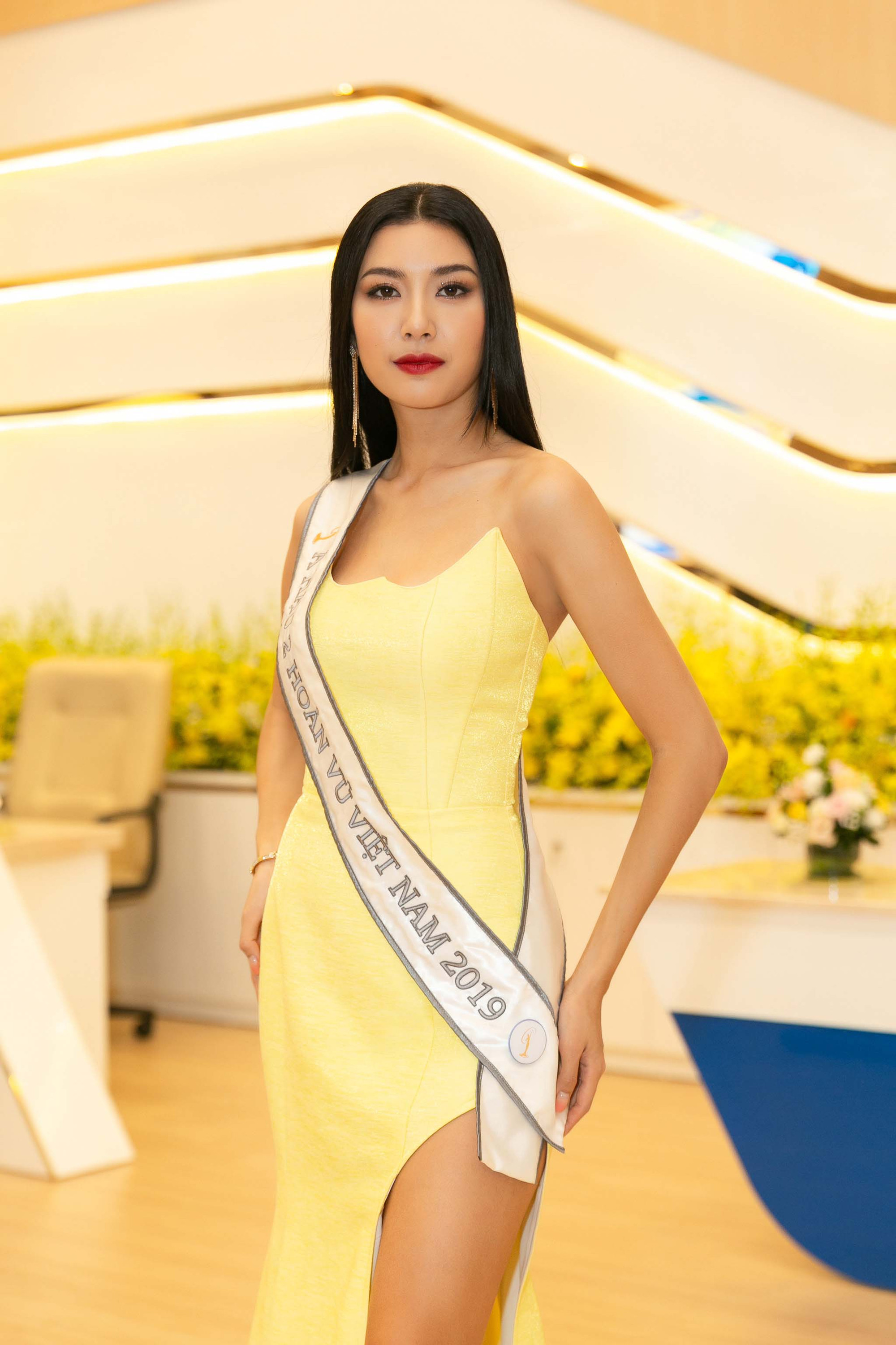 Á hậu 2 - Phạm Hồng Thúy Vân