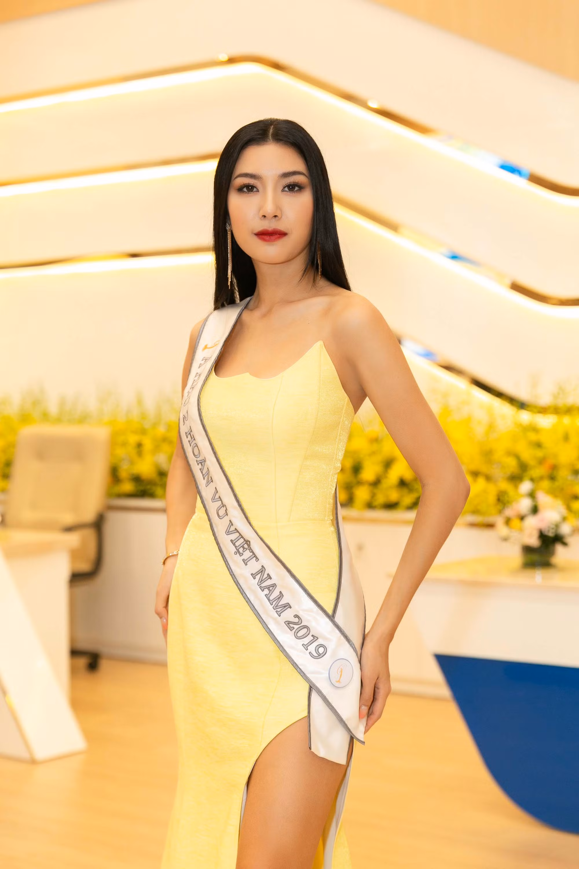 Á hậu 2 - Phạm Hồng Thúy Vân